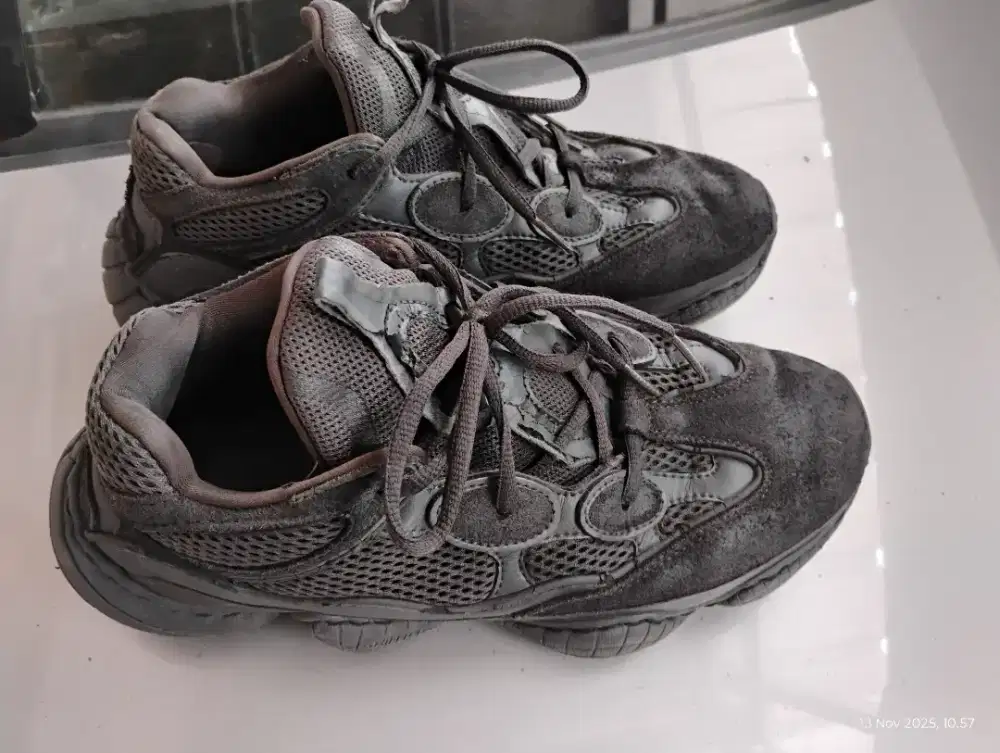 Dijual Sepatu Adidas Yeezy 500