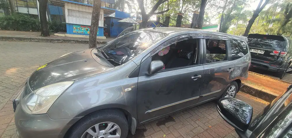 Takeover Nissan Grand livina 2012 Bensin