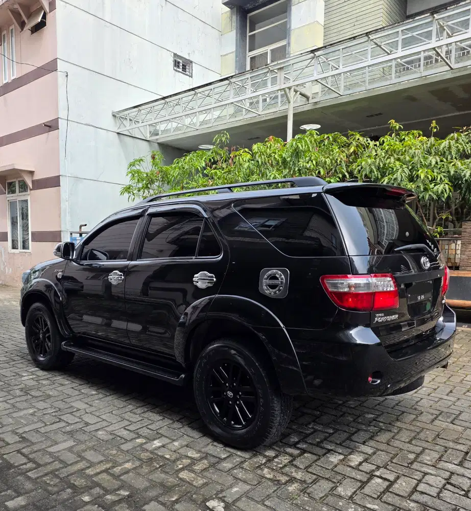 Toyota Fortuner 2.7 G Automatic Bensin 2009
