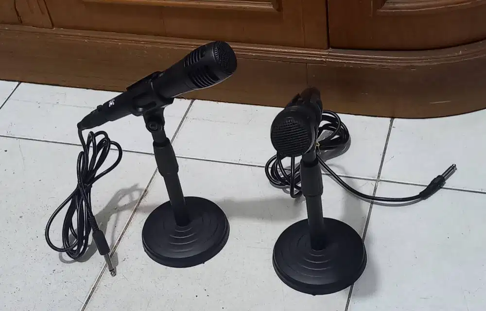 Microphone Karaoke dan Stand Meja,Peka,Fungsi Normal,cuma 45rb,NET