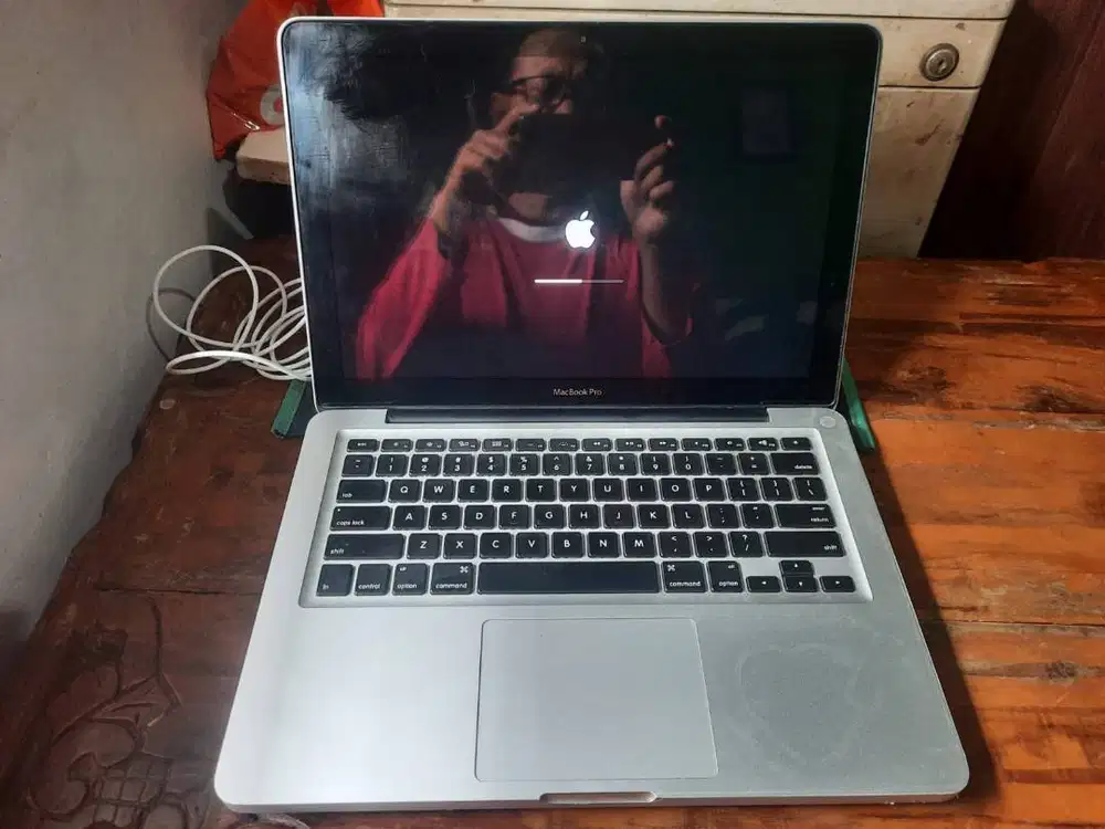 Macbook Pro Inter Core i5 ,13 Ram8/SSD256gb