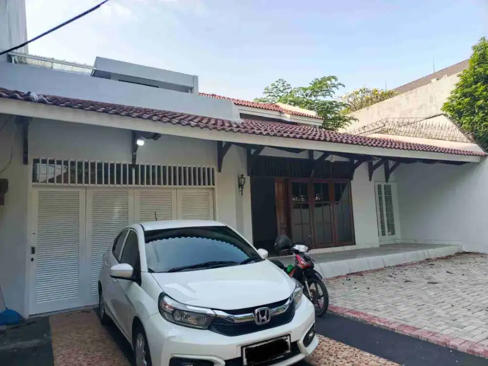DISEWAKAN CEPAT RUMAH RAPI 2 LANTAI DI PURI INDAH JAKARTA BARAT