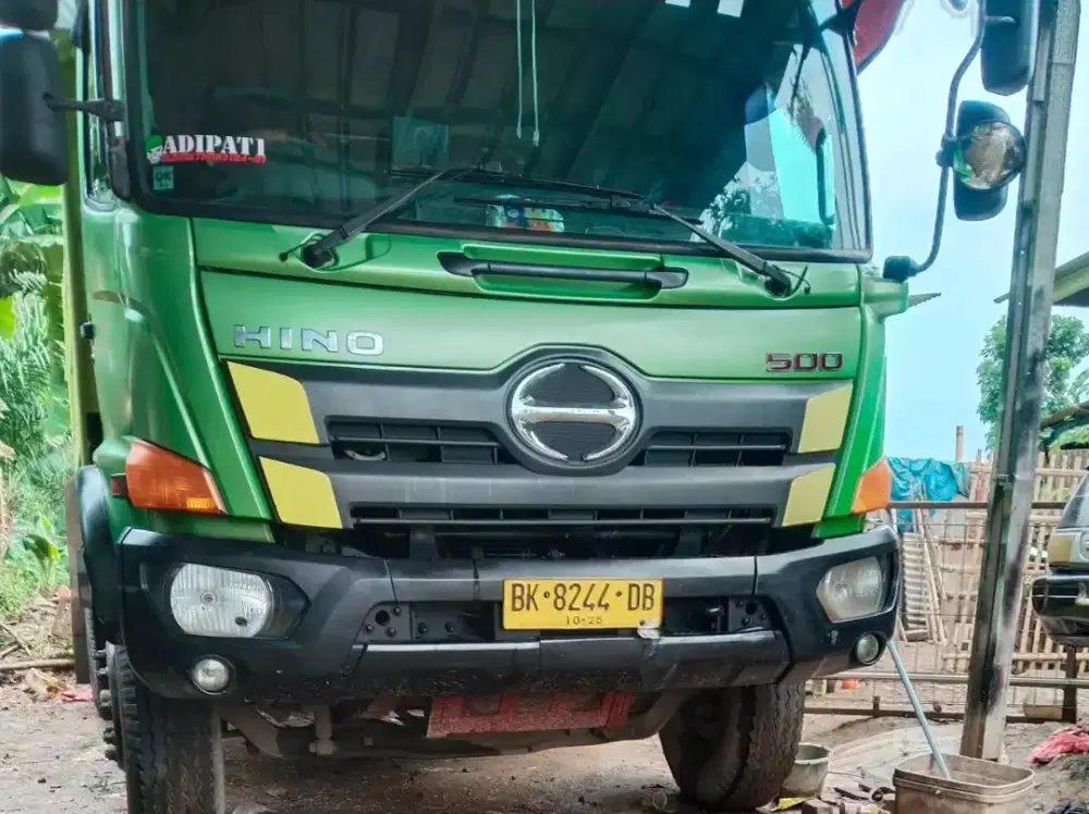 Dumptruck Hino 6x4 FM260JD 2018 bagus siap kerja luar kota