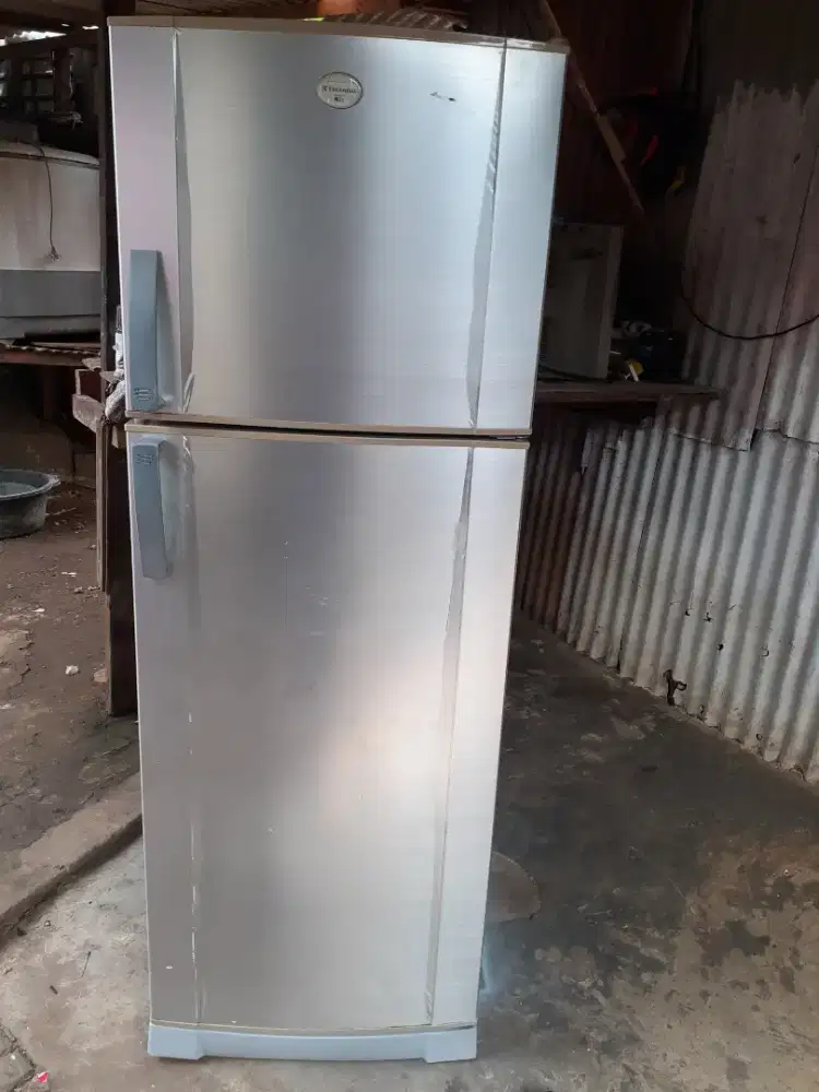 Juql klkas elektroluk original normal mulus garansi di anter.