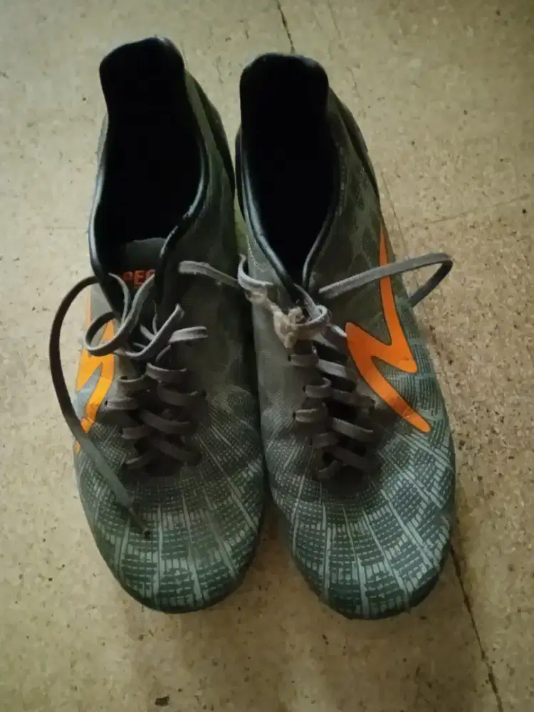 Sepatu Specs ACC Furry FG