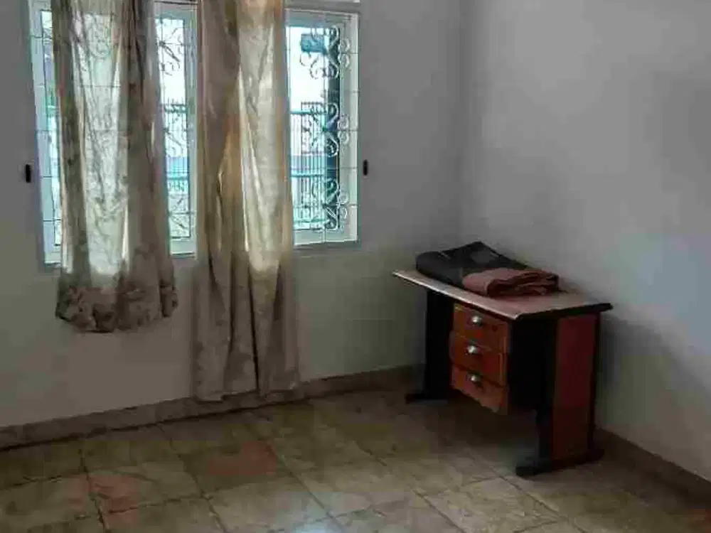 Rumah bagus Hoek Taman Kota Hidup Tenang&nyaman baru renovasi dgn lantai marmer mewah