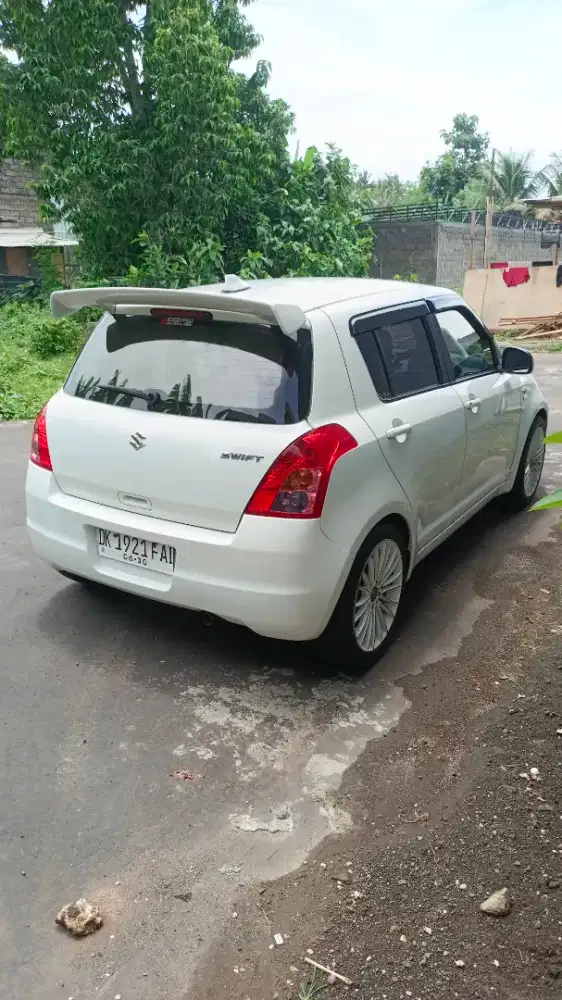Swift st 2010 asli Bali jarang pakai