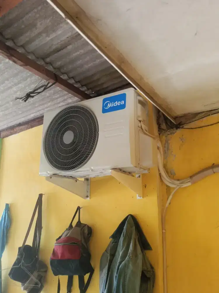 AC MIDEA GRESS BANGET