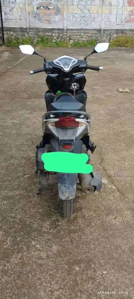 Honda Vario 125 KZR Putih Biru