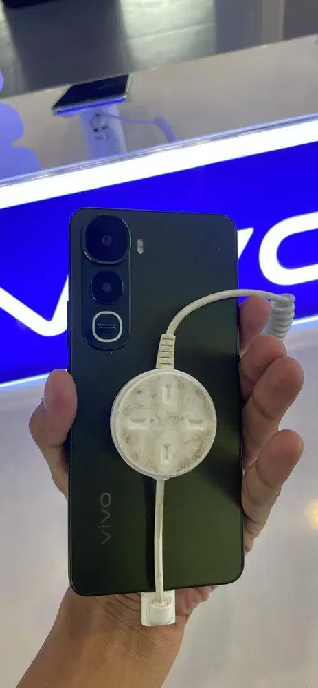 New vivo y400 .