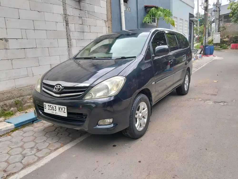 Toyota Kijang Innova 2005 Bensin