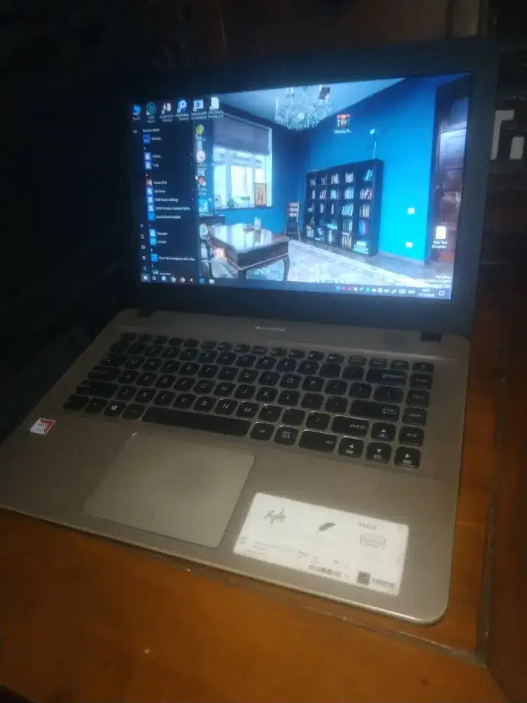 Asus slim ga ada minus ram 12 GB internal 500 GB