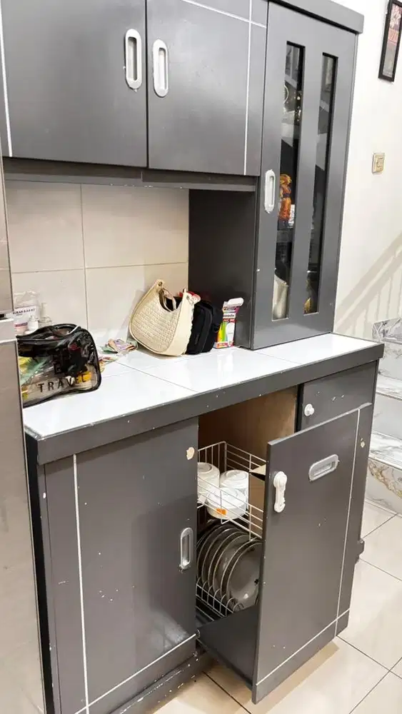 Dijual Lemari dapur & Meja Makan