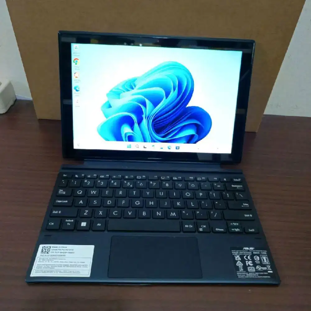 Laptop Asus Exoertbook B3000DQIA Snapdragon 7c 8 128 SSD Touchscreen