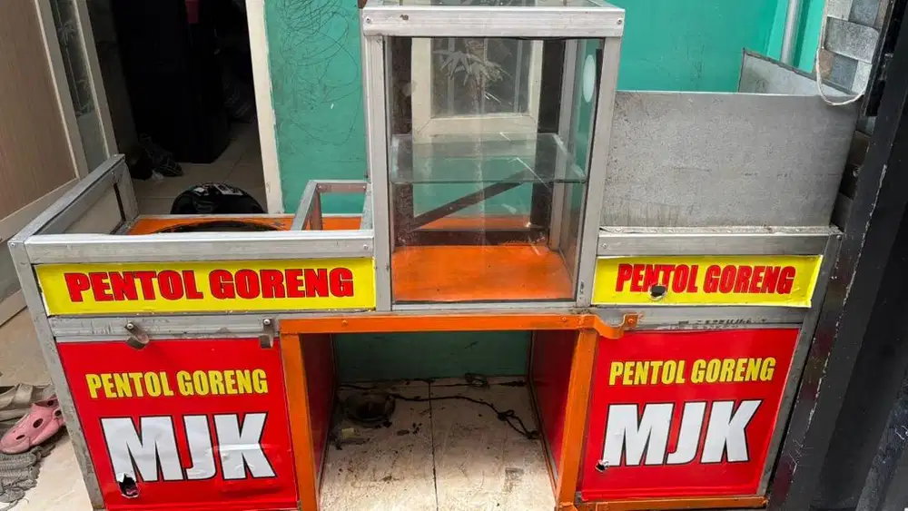 Rombong pentol sepeda motor