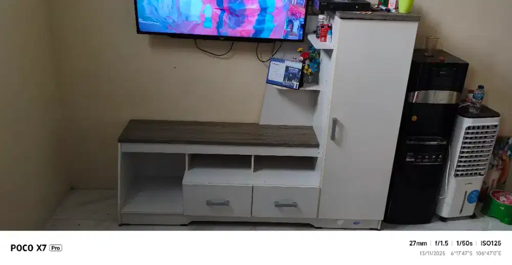 lemari / rak tv/kabinet tv/ lemari buki