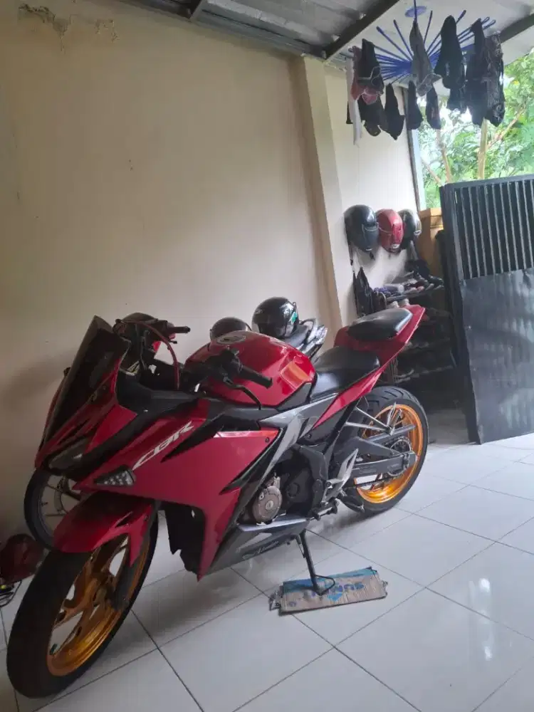 jual aja dari pada ga kepake cbr 150 2018