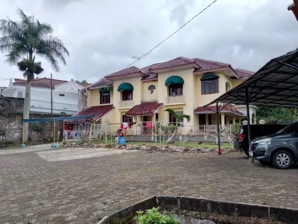 Dijual Cepat: Hidden Gem Villa Kolosal Tanah Hampir 5000m² Posisi Emas Dekat Istana Cipanas!