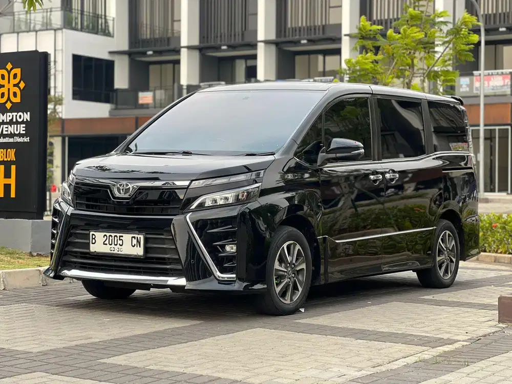 Toyota Voxy 2.0 AT 2019 Pajak Panjang