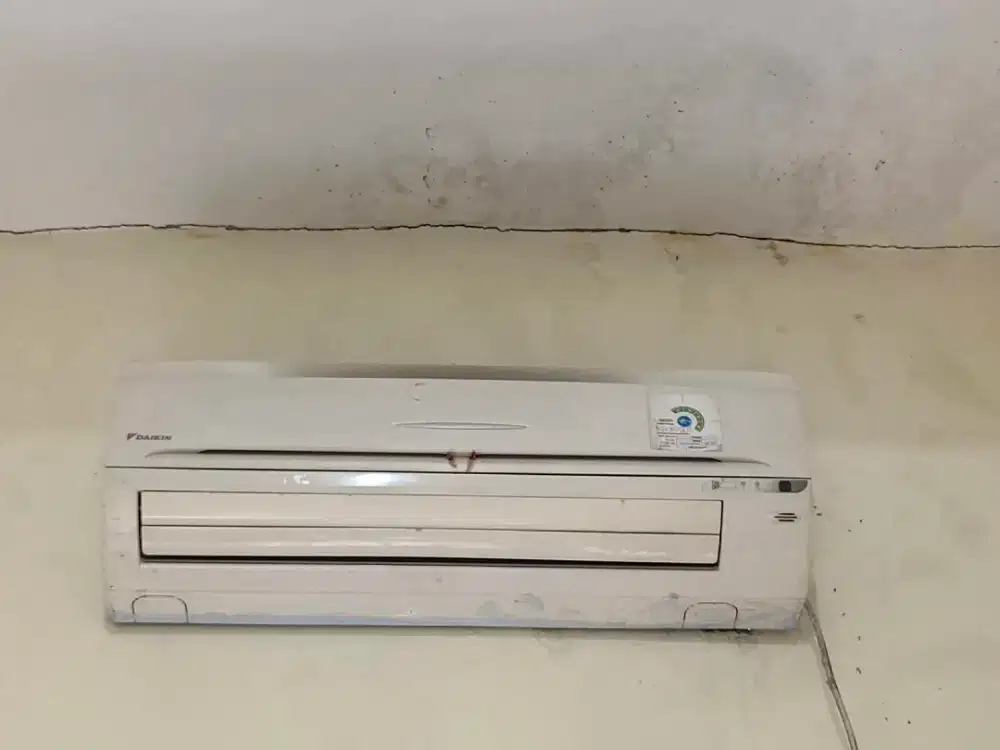Di jual cepat ac Daikin 1 pk