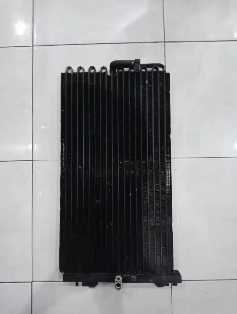 Kondensor ac bawaan phanter kapsul