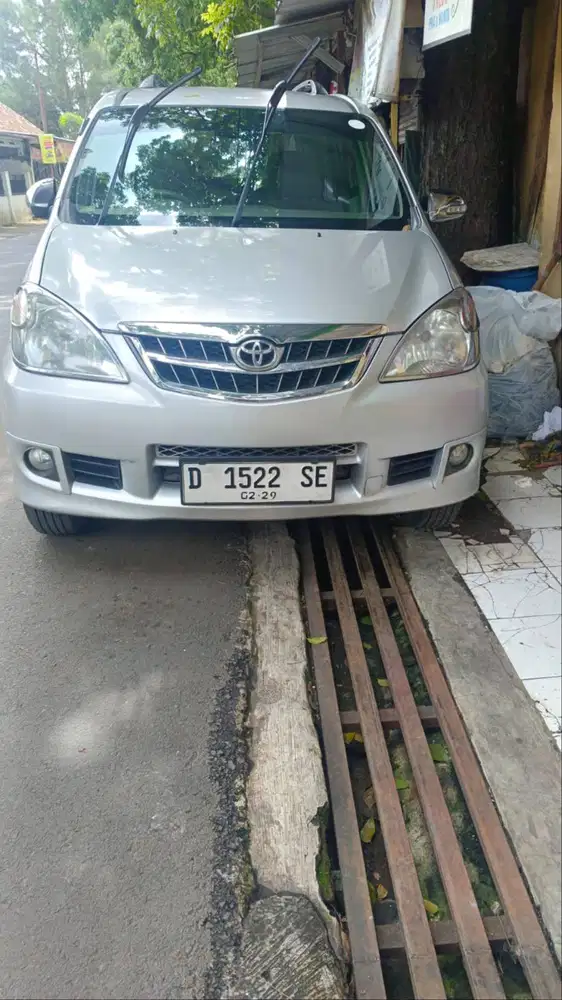 Toyota Avanza 2009 – Tipe G Manual | Silver