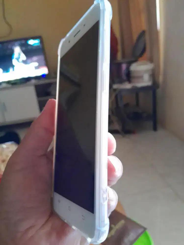 Di jual cepat vivo y 55 ram nya 4 /64 gb baru pake satu bulan,