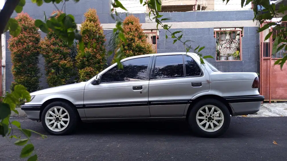 Mitsubishi Lancer 1991 Bensin
