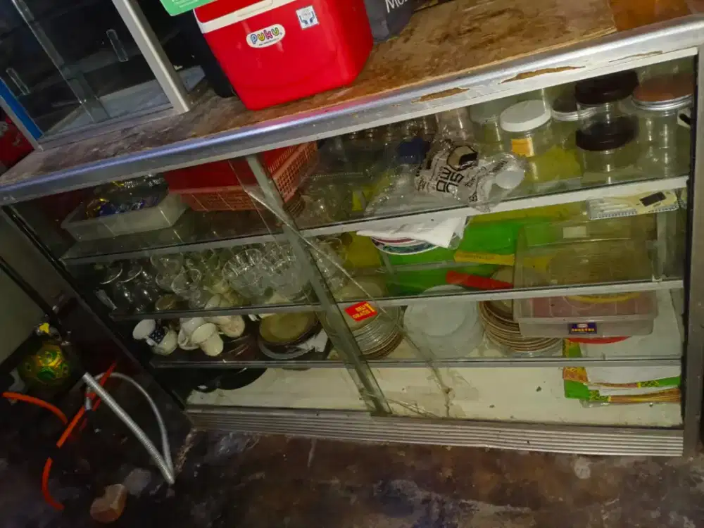 Etalase second buat jualan apa aja ..