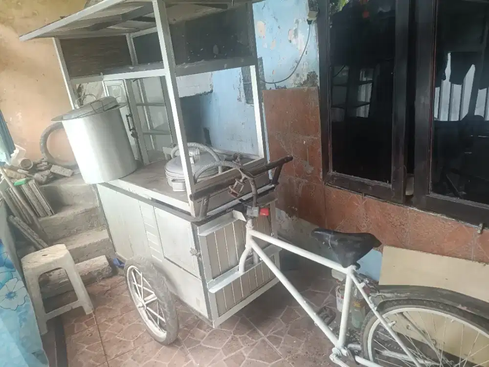 Rombong bekas jualan pentol