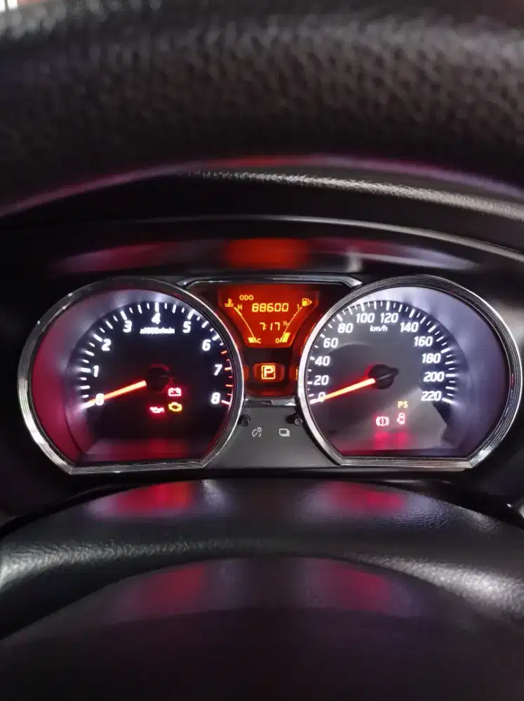 Nissan Grand Livina XV AT 2014 Abu Abu