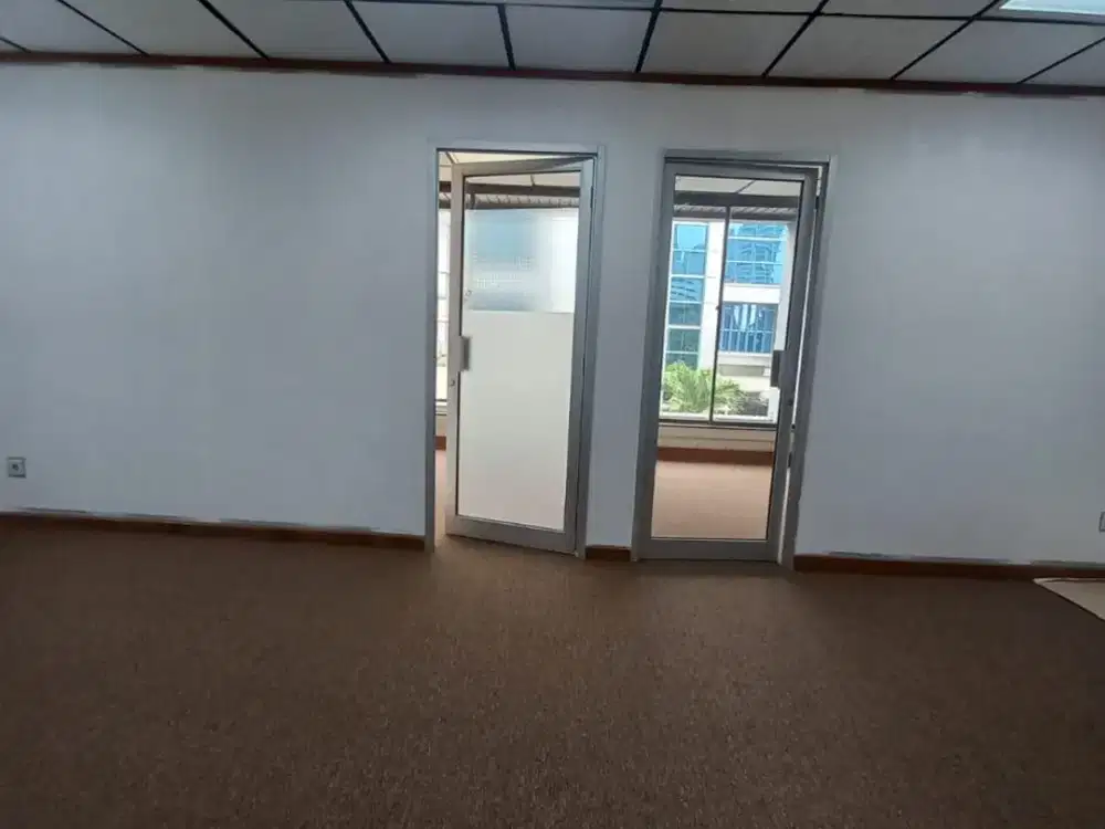SEWA KANTOR DI JAKARTA SELATAN KUNINGAN  75M2 PARTISI