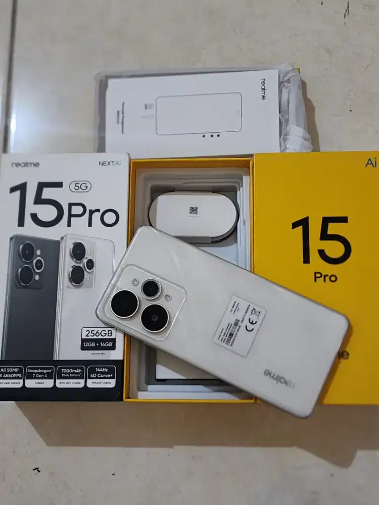 Realme 15 Pro 5G 12/256Gb, warna Silver, kondisi BNOB (Open Box)