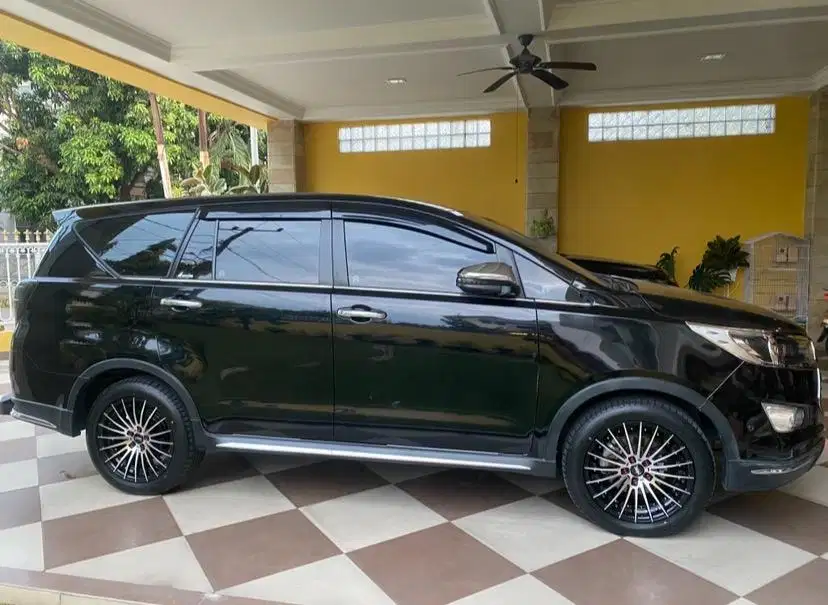 Innova venturer 2018 AT Diesel