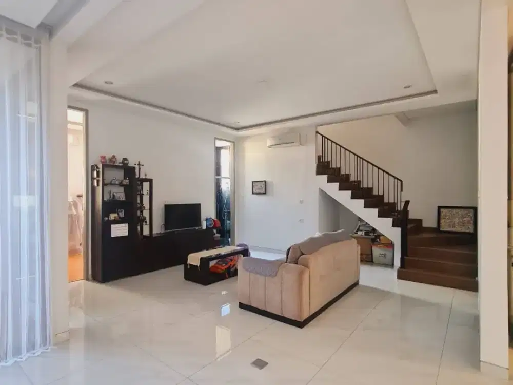 Pakuwon City Kenjeran Lebak Surabaya Timur Semi Furnish,Terawat