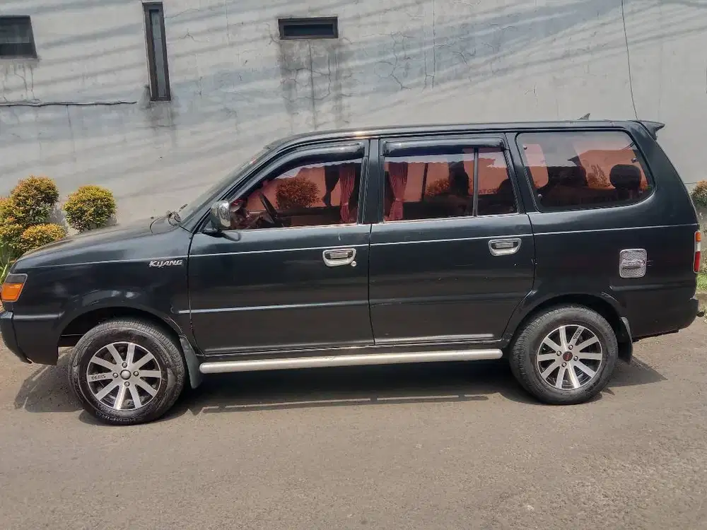 Toyota Kijang LGX 1.8 AT Bensin Th 1998