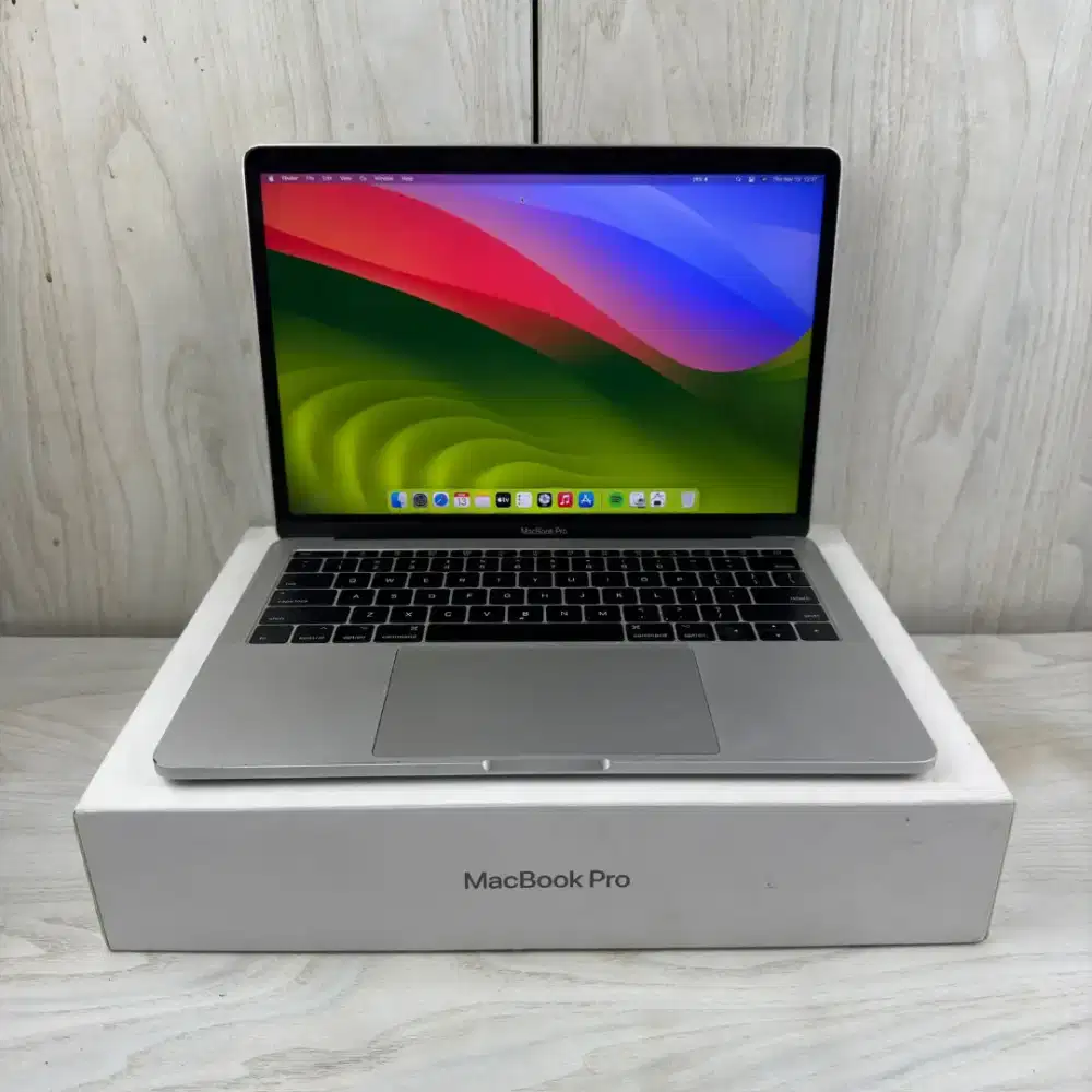 Macbook pro 2017 13inch 16/256