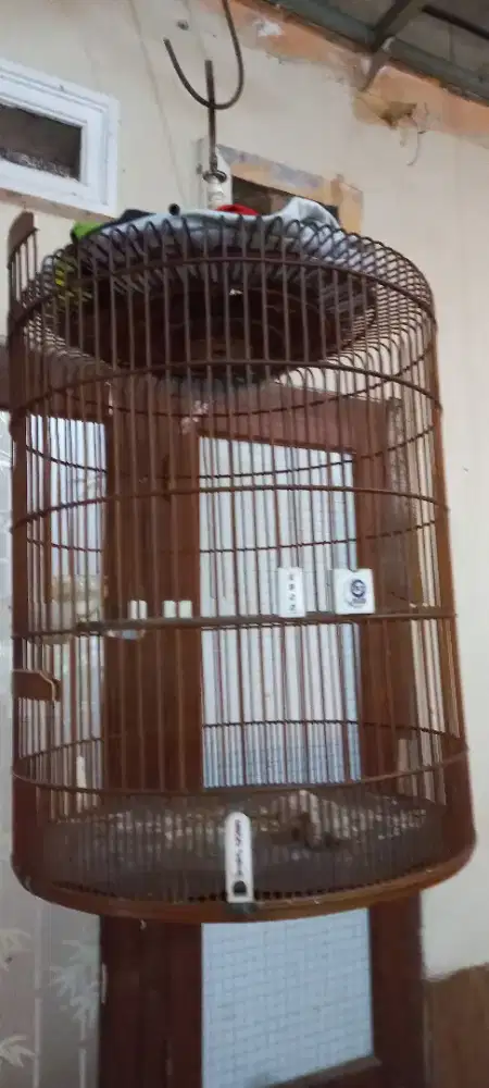 Dijual cepat kandang murai berikut krodongnya.
