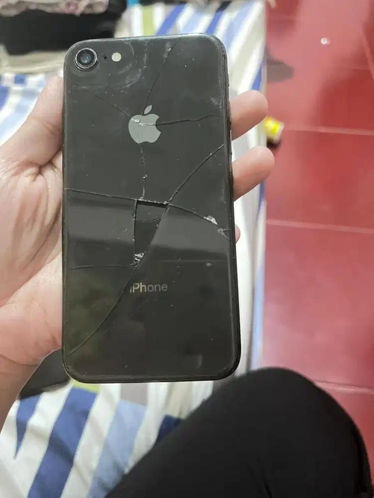 2 UNIT IPHONE X & IPHONE 8 64 GB INTER