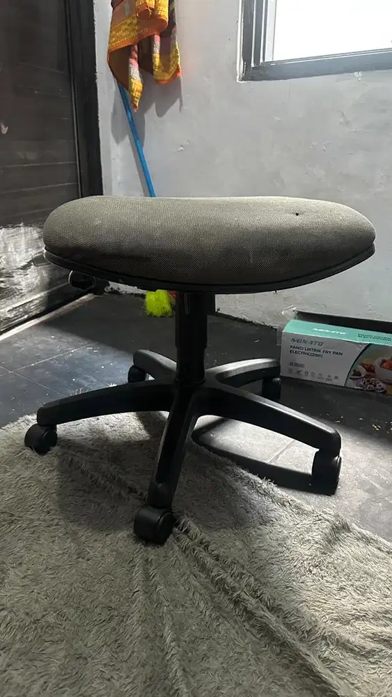 Kursi kantor dan belajar