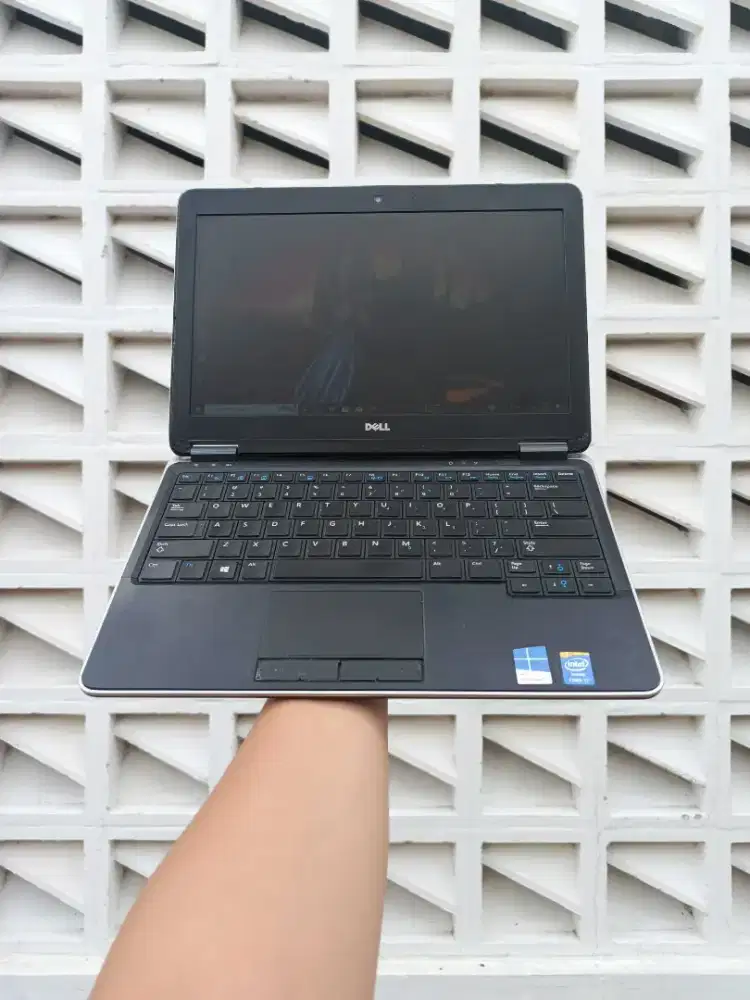 Dell Lattitude E7240 Intel Core i7 Haswell Ram 8Gb Kondisi Ok