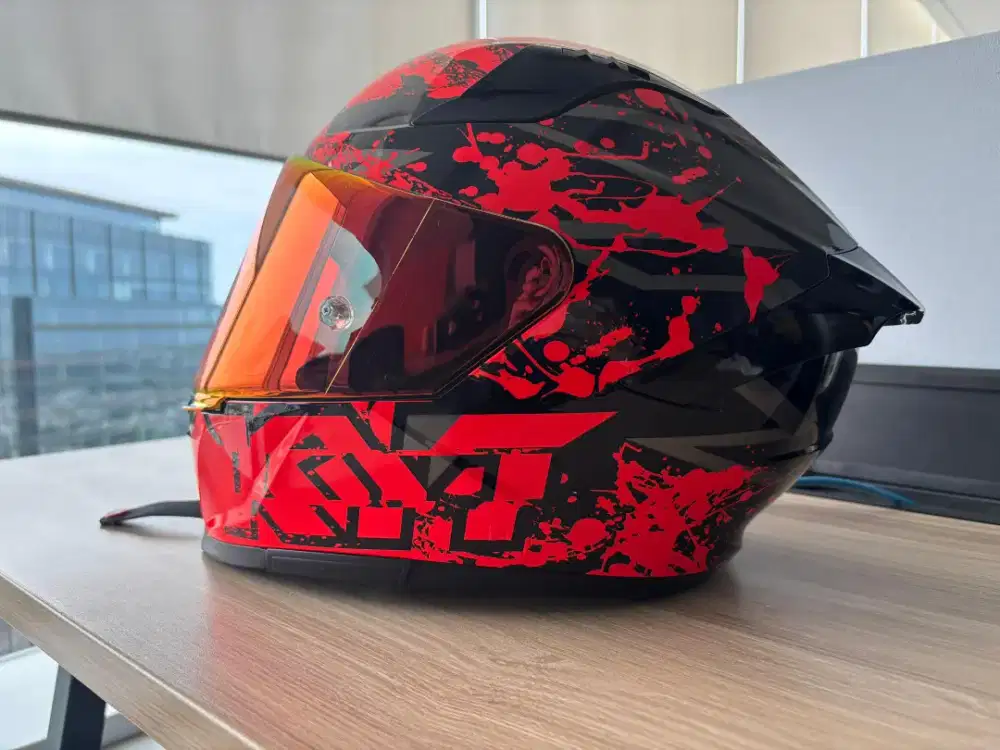 KYT Striker + Visor Iridium Red