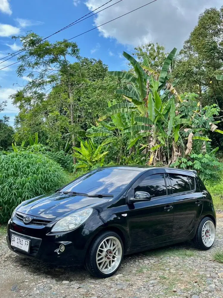 Hyundai i20 manual tipe GL tahun 2009 mulus mengkilat