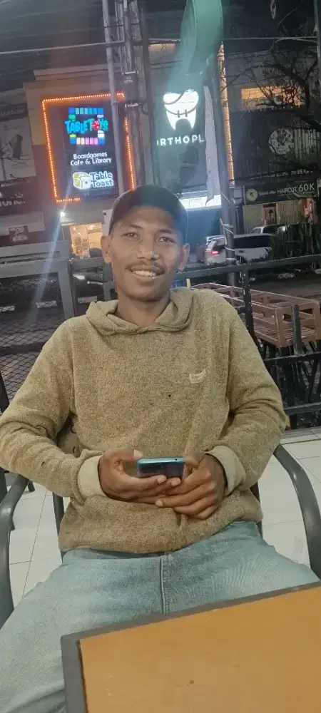 Sedang mencari pekerjaan.