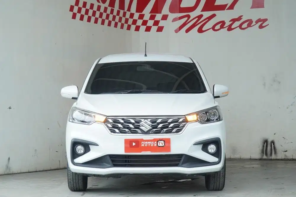 Suzuki Ertiga GX Hybrid AT 2023 Putih