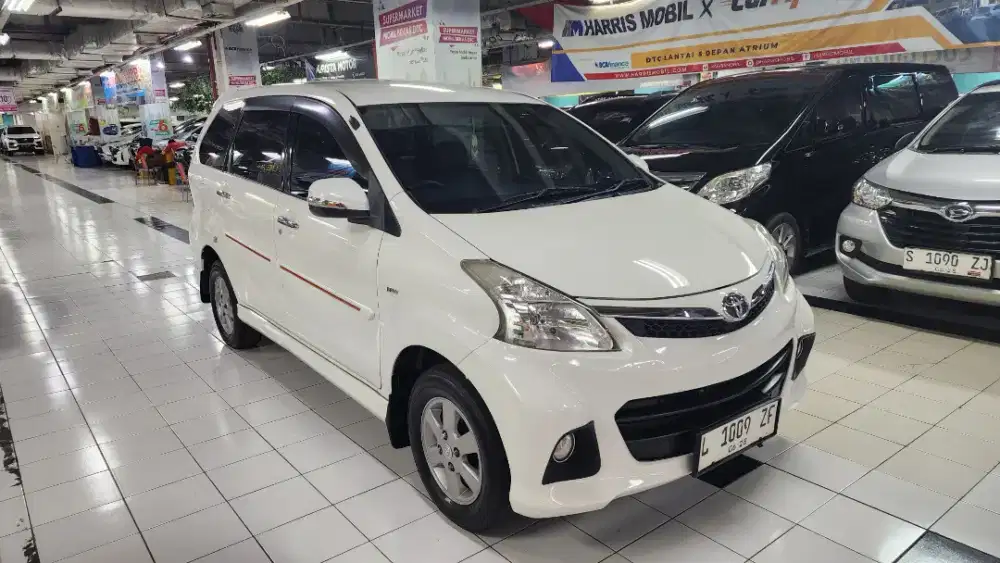 Toyota Avanza Veloz 1.5 Automatic  2013 Low KM
