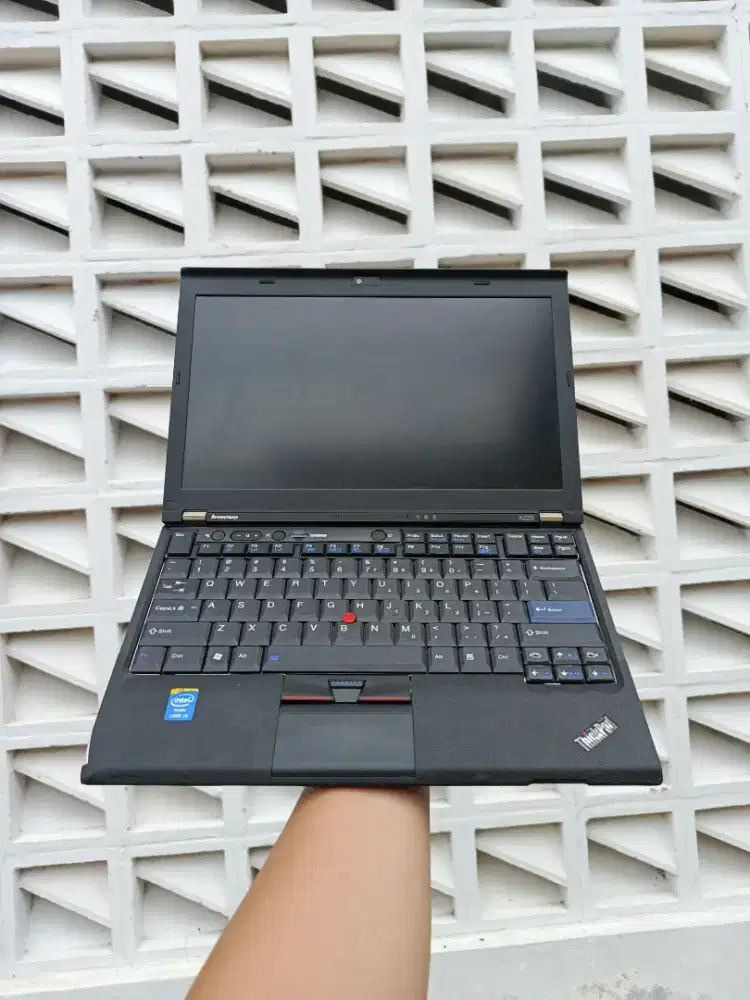 Lenovo Thinkpad X220 Intel Core i5 Slim Tipis 13Inch Enteng
