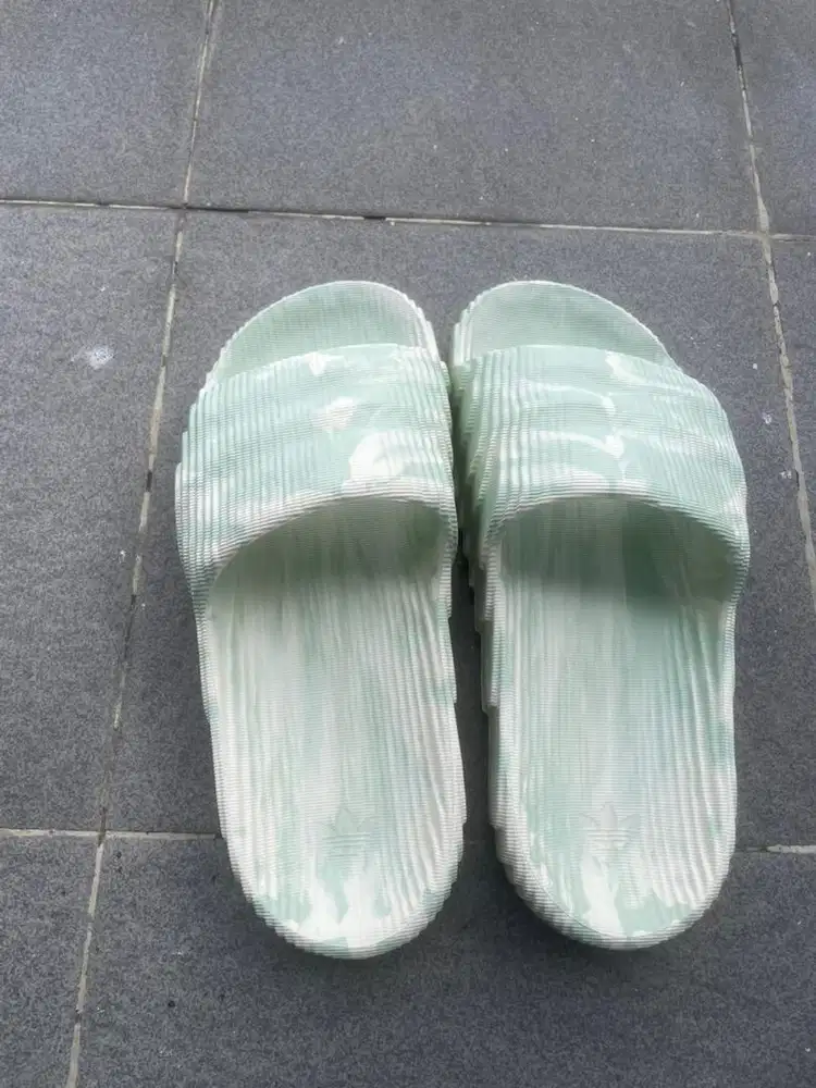 Adidas Adilette Slides
