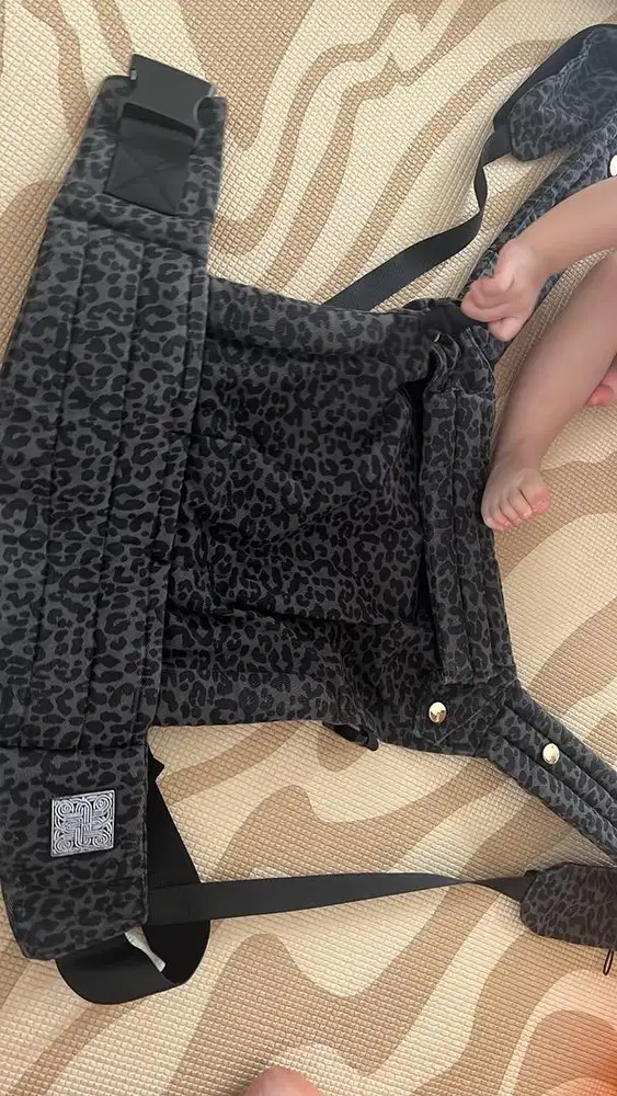 Gendongan Hugglebee Orion