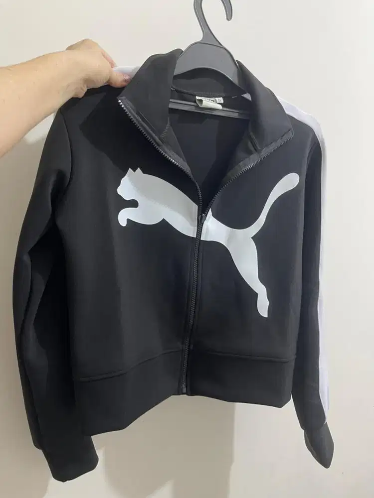 Jaket puma wanita hitam